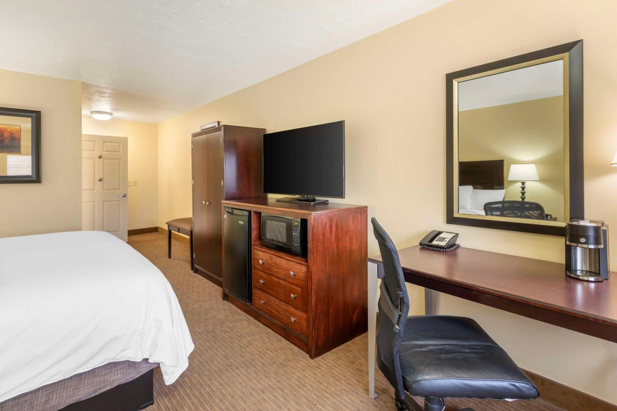 Best Western Plus Cotton Tree Inn North Salt Lake Exterior photo